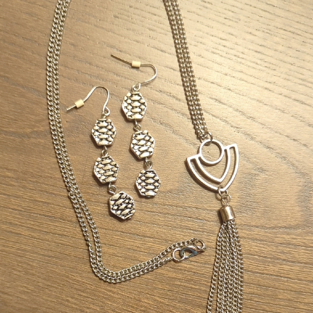 Silver Pinecone Earrings & Necklace Set